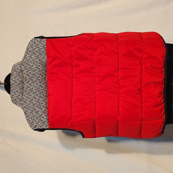 Women's red puffer vest by 'Ruff Hewn'. Size PXL - Picture 5 of 10